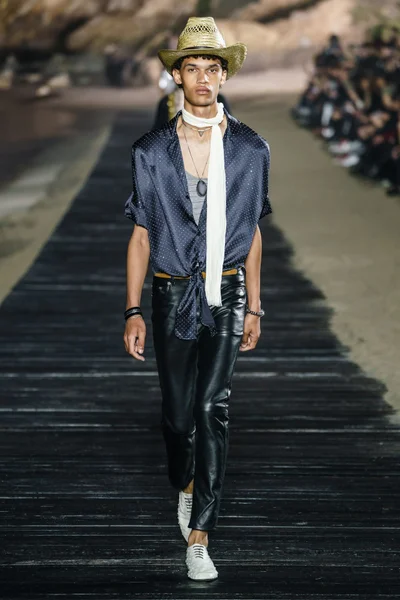 Look 29